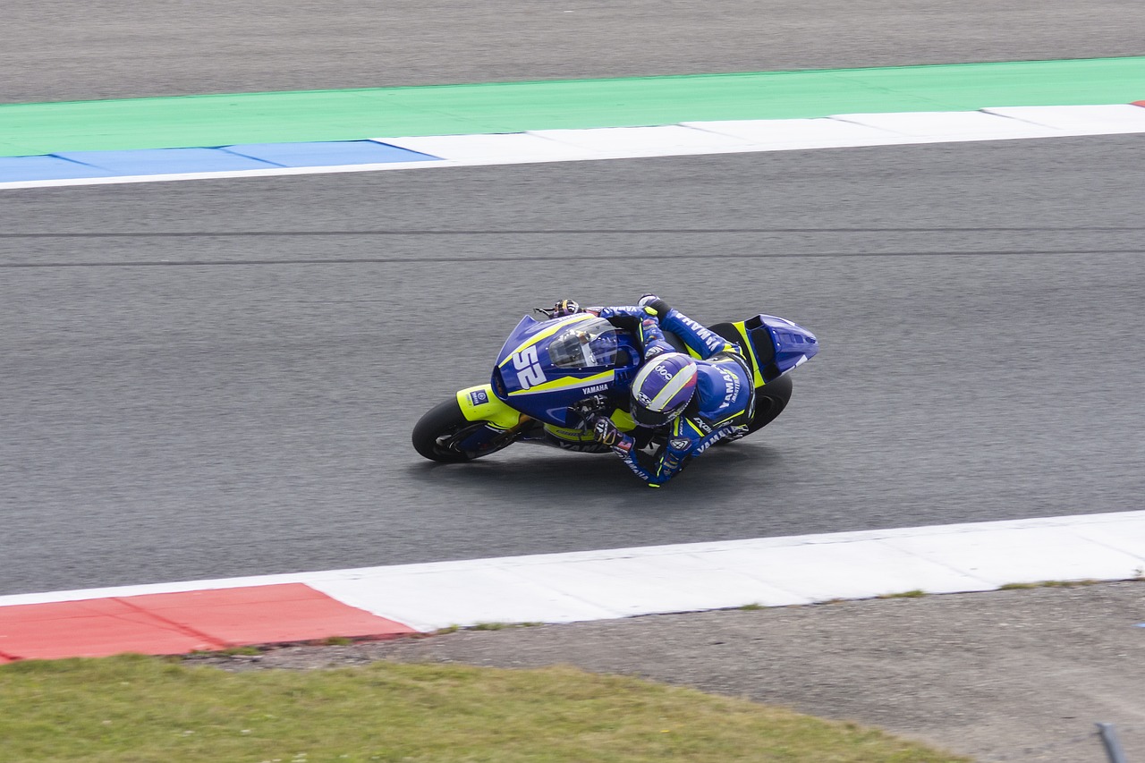 不是一朝一 不是一朝一